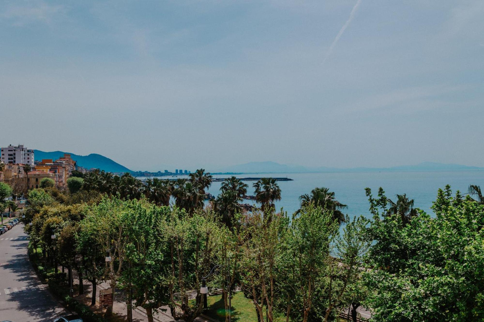 Blue Sea View Apartment ساليرنو المظهر الخارجي الصورة